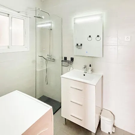 2 Bedroom In شقة فوينخيرولا